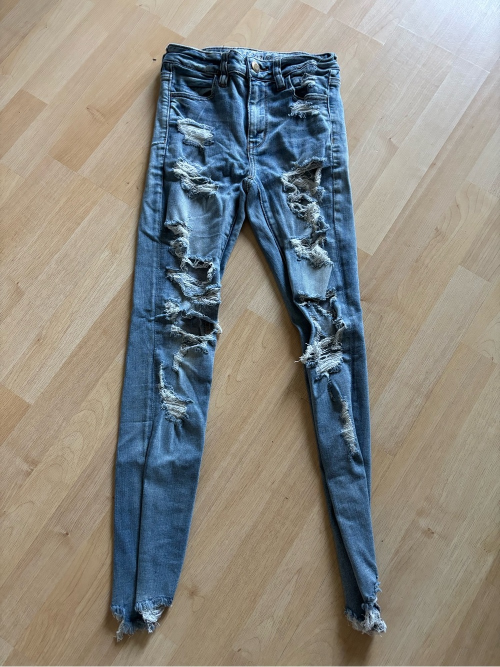 American Eagle Outfitters Ripped Skinny Jeans - Blue size 4